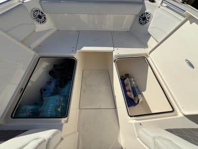 BOATZON | Cobia 330 DUAL CONSOLE 2022 BOATZON | Cobia 330 DUAL CONSOLE 2022