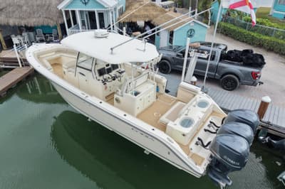 BOATZON | Cobia 344 Center Console 2015