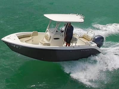 BOATZON | Cobia Boats 220 Center Console 2019