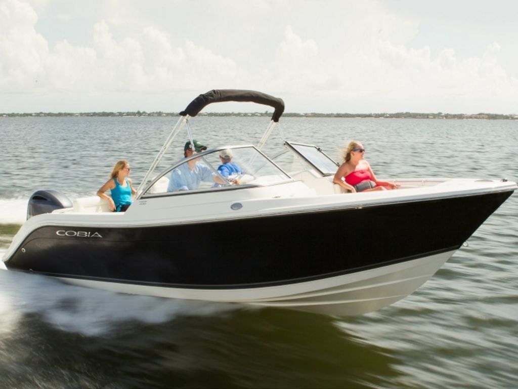 Cobia Boats 220DC 2021