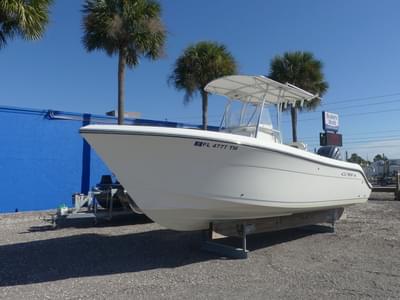 BOATZON | Cobia Boats 237 CC 2023