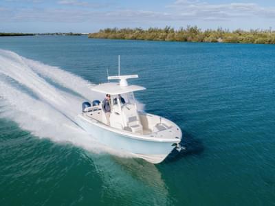BOATZON | Cobia Boats 240 CC 2022