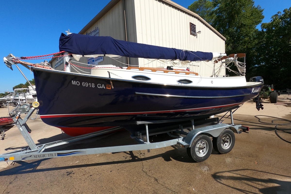 2016 Com-Pac Horizon Cat - Sold Boat