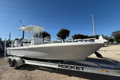 BOATZON | Contender 25 Bay 2024