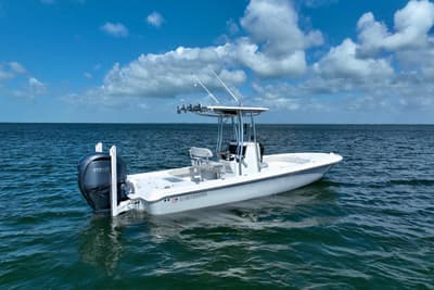 BOATZON | Contender 26 Bay 2025