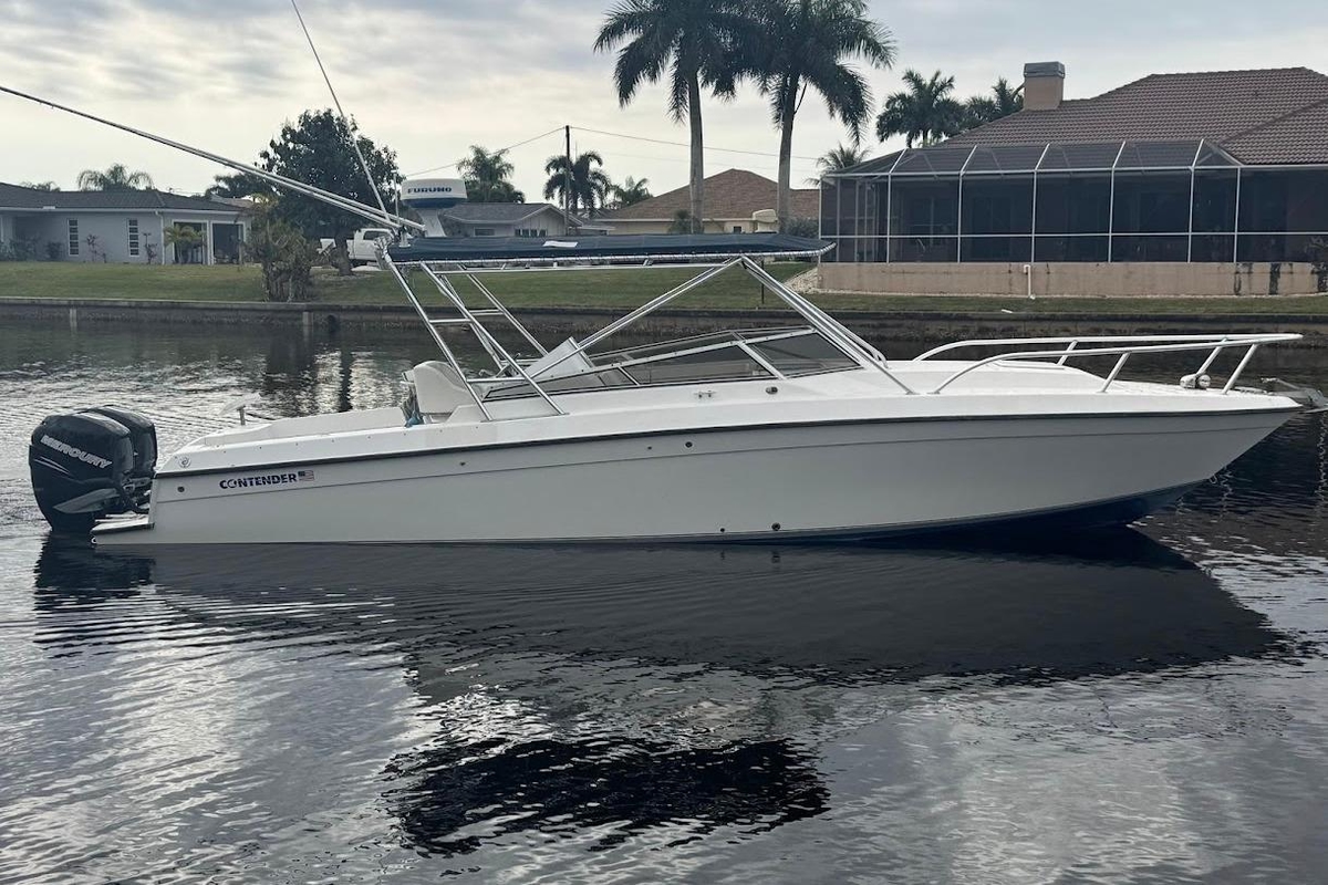 2001 Contender 35 Side Console - Sold Boat