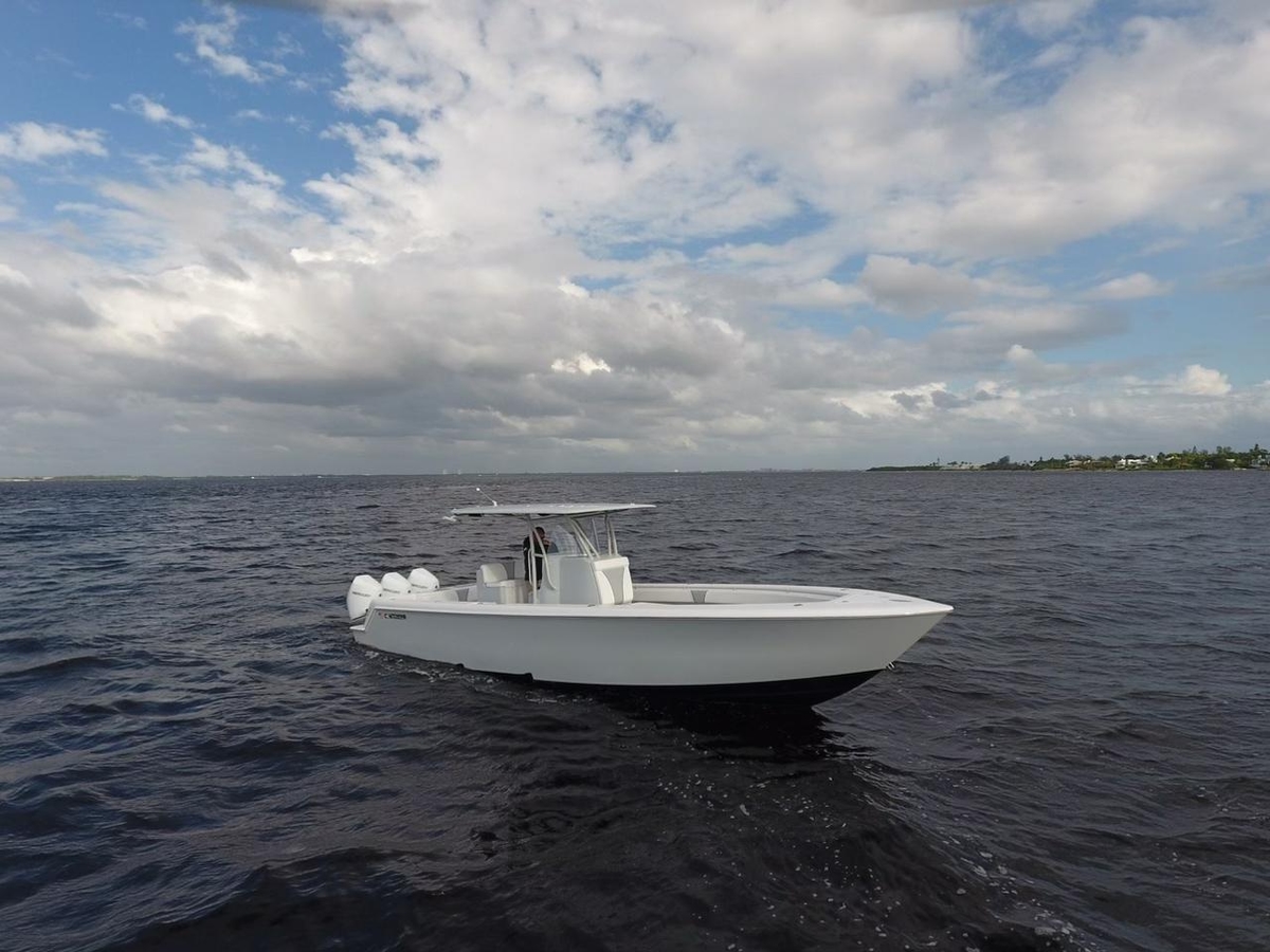 2021 Contender 35 ST - Sold Boat