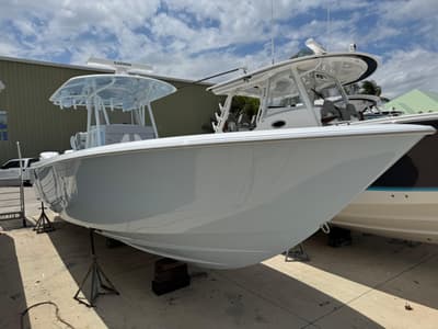 BOATZON | Contender 35 ST 2025