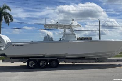 BOATZON | Contender 39 ST 2024