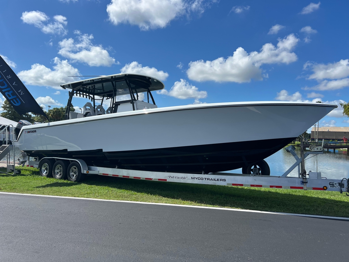 2024 Contender 39 ST - Sold Boat