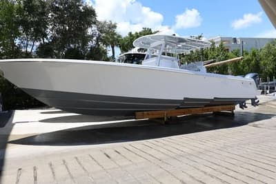 BOATZON | Contender 39 ST 2025