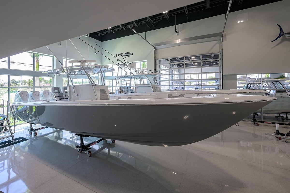 2025 Contender 39 ST - Sold Boat
