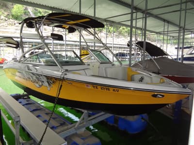 BOATZON | Correct Craft Super Air Nautique 230 2008