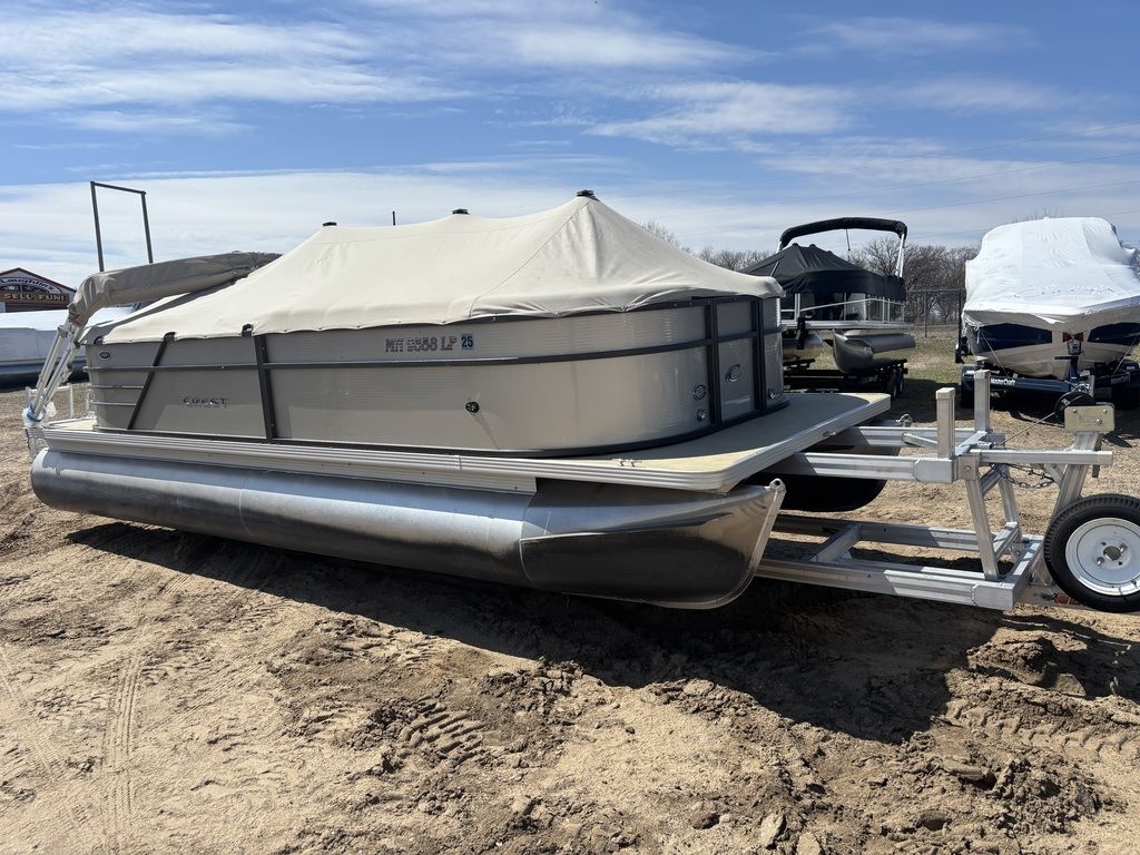 2016 Crest 220 SLC 60HP BUNK TRAILER - Sold Boat