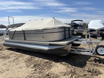 BOATZON | Crest 220 SLC 60HP SCISSOR TRAILER 2016 BOATZON | Crest 220 SLC 60HP SCISSOR TRAILER 2016