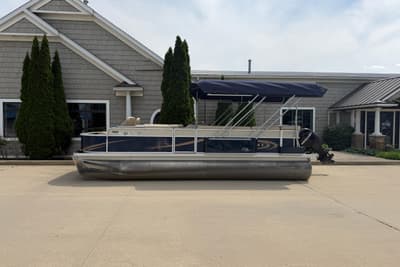 BOATZON | Crest 230XR Classic 2012