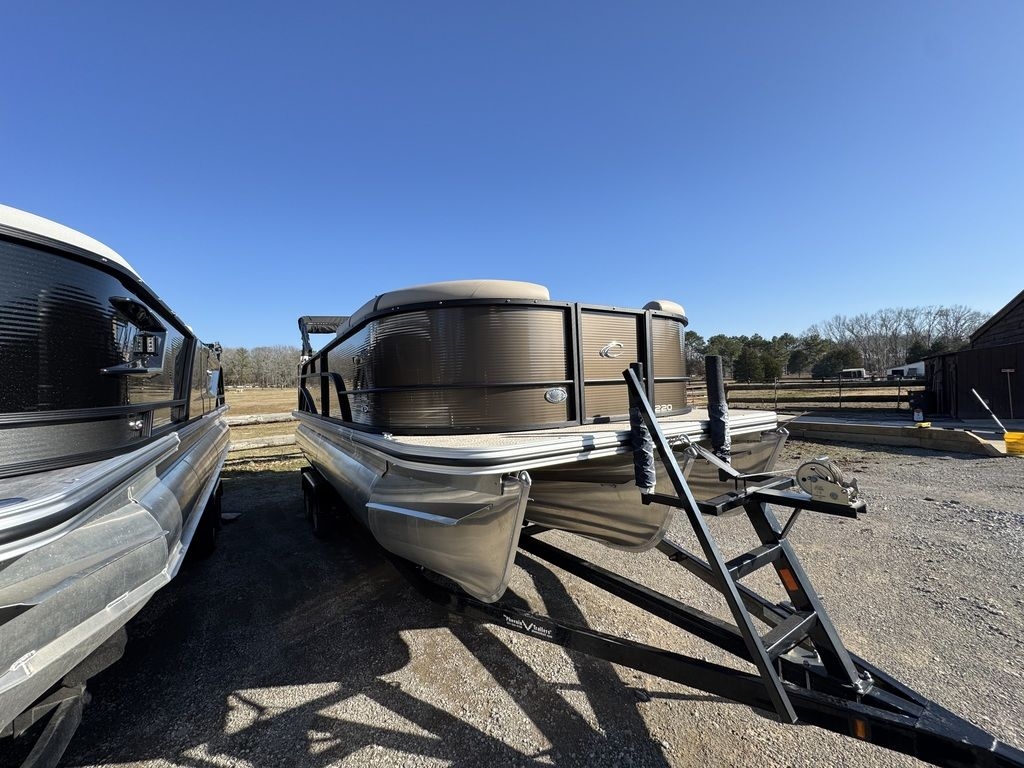 2025 Crest Classic 220 SLRC Tritoon - Sold Boat