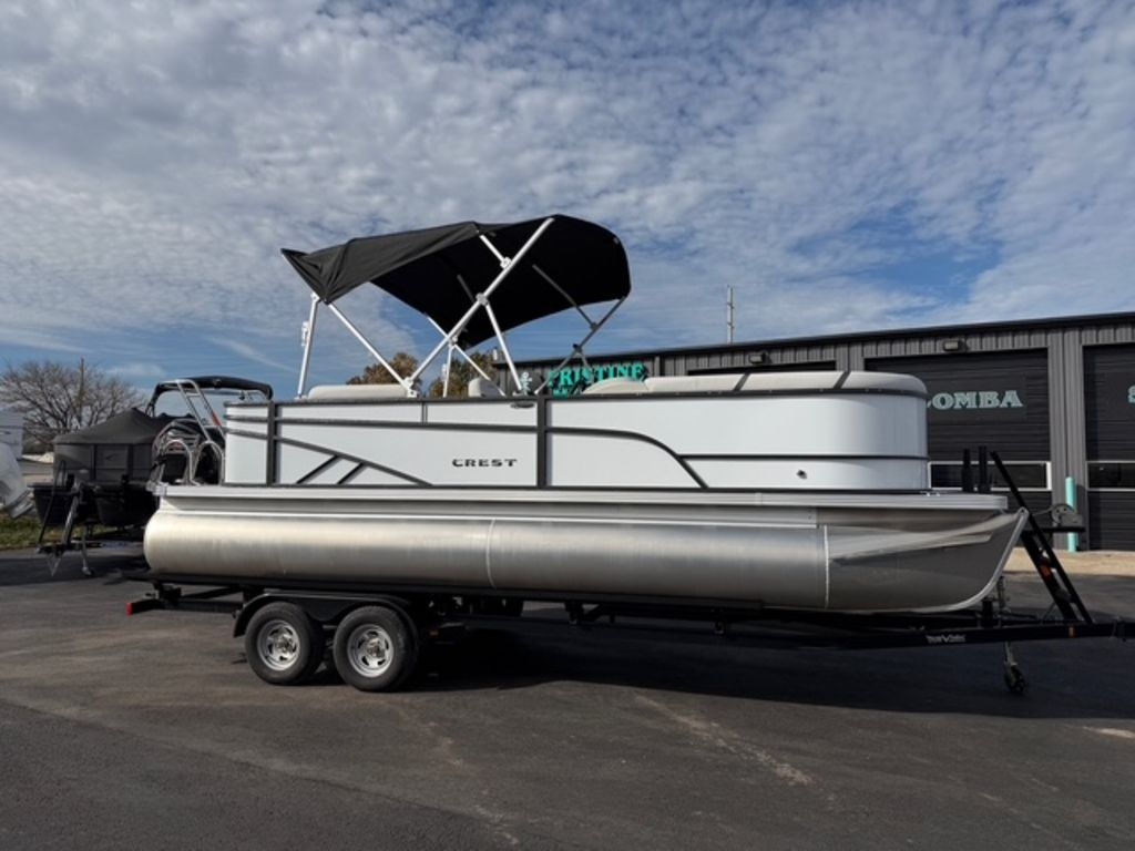 2023 Crest Classic DLX 220 L CPT - Sold Boat