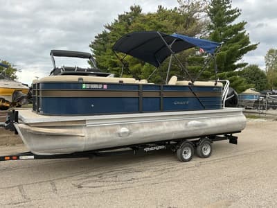 BOATZON | Crest Classic DLX 220 SLC 2021