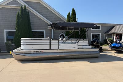 BOATZON | Crest Classic DLX 220 SLC 2022