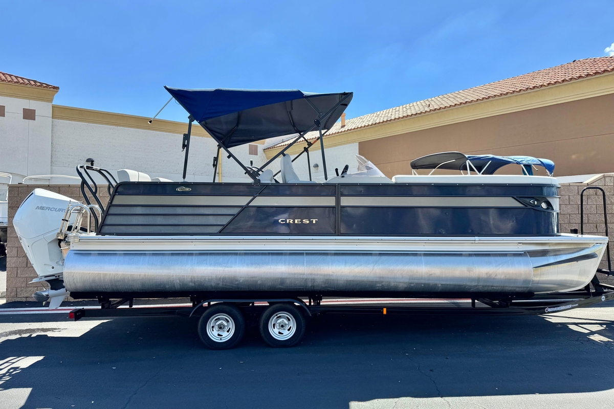 2022 Crest Classic DLX 240 SLRC - Sold Boat