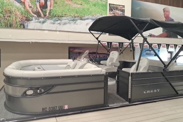 2022 Crest Classic Platinum 220 - Sold Boat