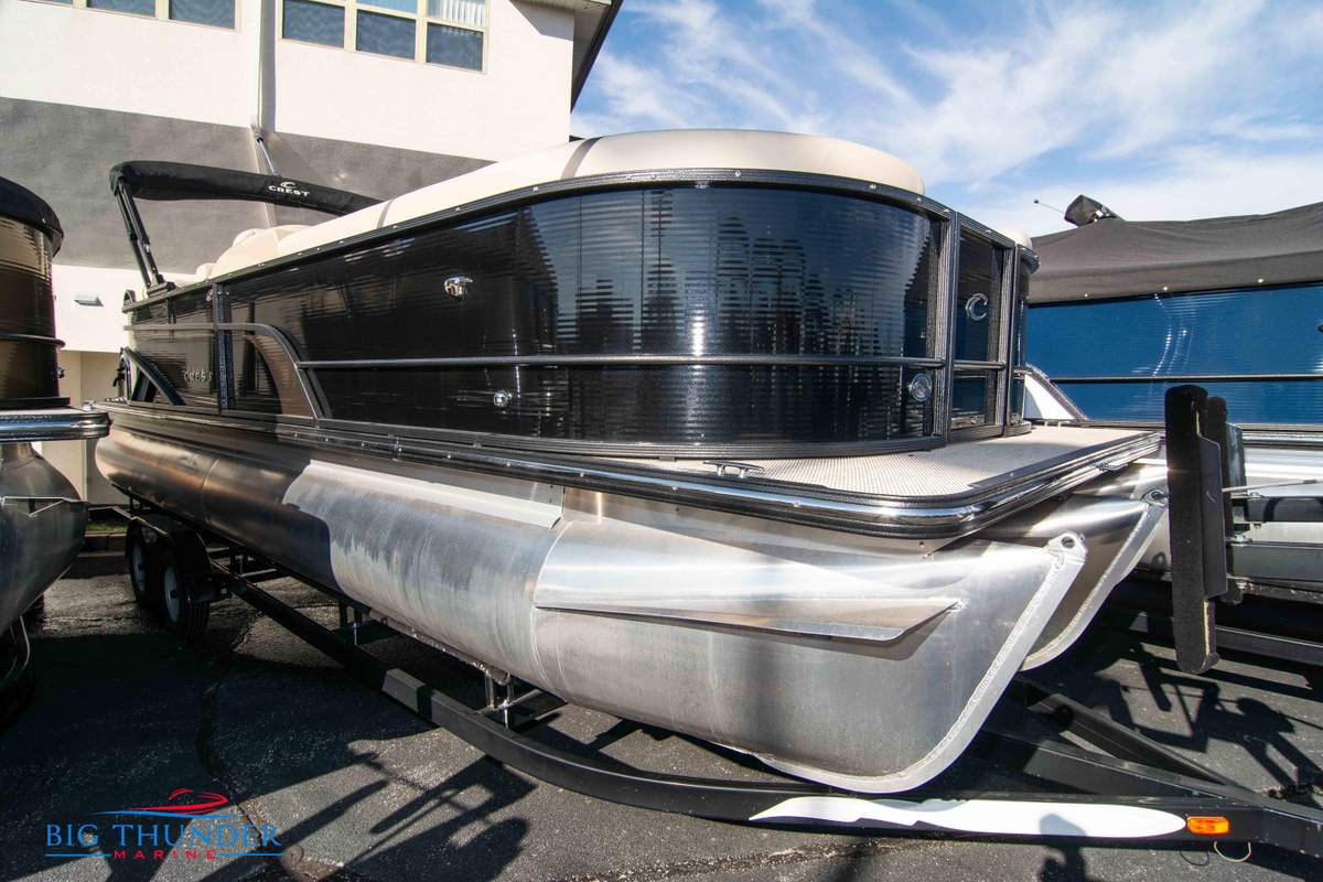 2023 Crest Classic Platinum 240 SLC - Sold Boat