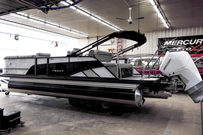 BOATZON | Crest Conquest 235 SLSC Pontoon 3 Tube 2026
