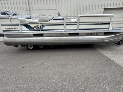 BOATZON | Crest Crest II DL 2000