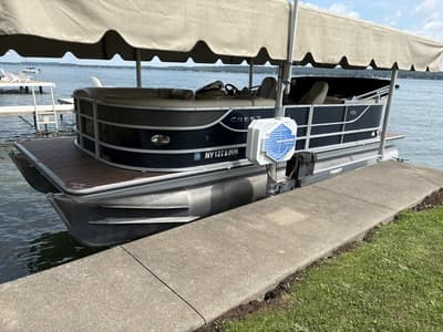 BOATZON | Crest Crest III 23 Foot 230 SLC 2014