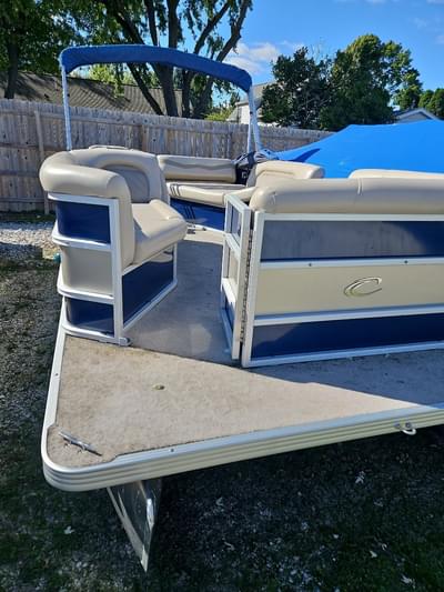 BOATZON | Crest Pontoons 200 WAVE 2011
