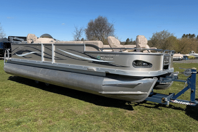 BOATZON | Crest Pontoons Caribbean XRS Model 25 2009