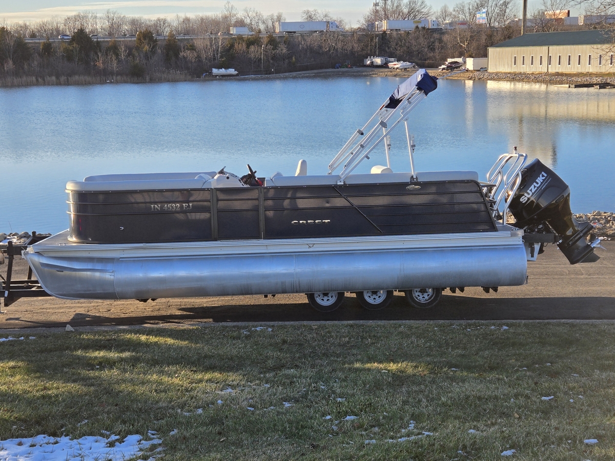 2022 Crest Pontoons Crest Pontoons Classic LX 220 SLC 2022 - Sold Boat