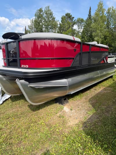 BOATZON | Crest Pontoons Conquest 210 SLC 2027