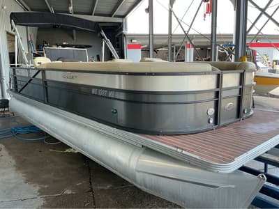 BOATZON | Crest Pontoons Crest II 250 L 2016