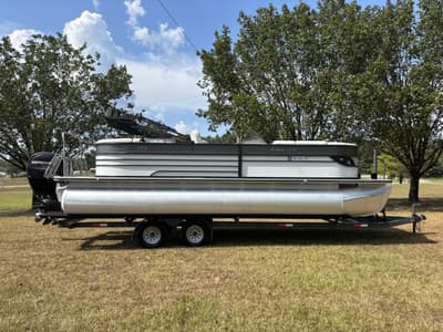 BOATZON | Crest Pontoons Series III 230 SLC CPT 2018 BOATZON | Crest Pontoons Series III 230 SLC CPT 2018