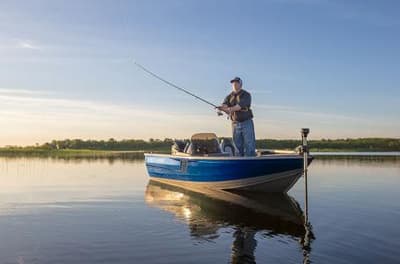 BOATZON | Crestliner 1650 Fish Hawk Walkthrough 2017