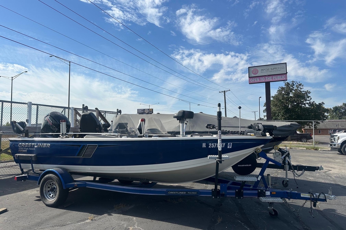 2018 Crestliner 1750 Fish Hawk SC - Sold Boat