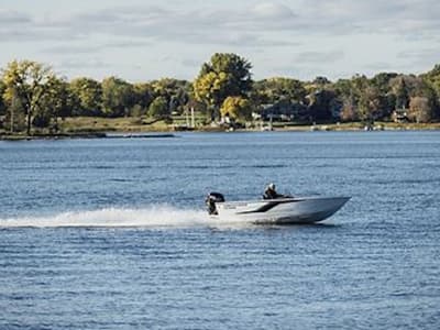 BOATZON | Crestliner 1750 Hawk Side Console 2026