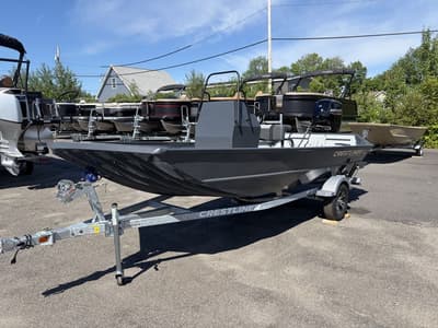 BOATZON | Crestliner 1760 Retriever FCC 2026 BOATZON | Crestliner 1760 Retriever FCC 2026