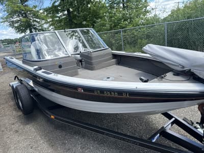 BOATZON | Crestliner 1850 Fish Hawk Walkthrough 2006