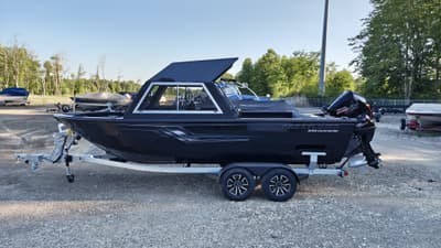 BOATZON | Crestliner 2050 COMMANDER HARTOP Just Add Tax 2027