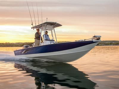 BOATZON | Crestliner 2200 Bay 2017