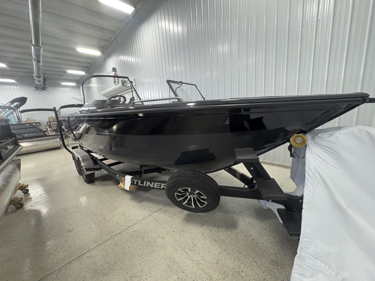 2026 Crestliner 2250 Sportfish - Sold Boat