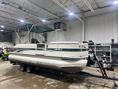 BOATZON | Crestliner 2285 LSI 2004