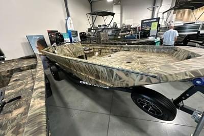 BOATZON | Crestliner Retriever 2026