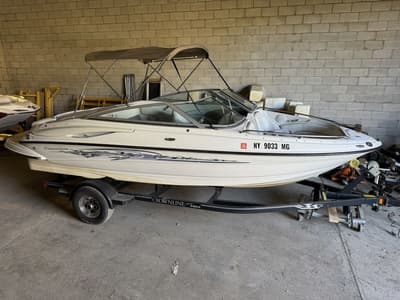 BOATZON | Crownline 200 LS 2010