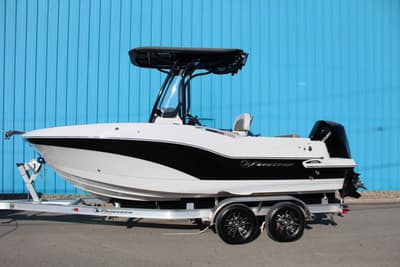 BOATZON | Crownline 210 CC w 200 Mercury HP 2025