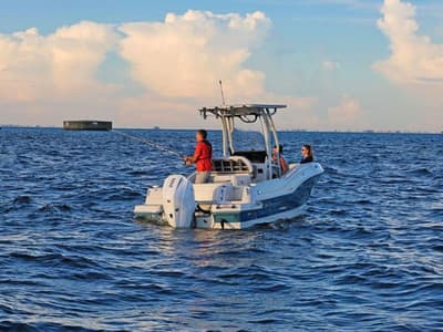 BOATZON | Crownline 220 CC Finseeker 2022