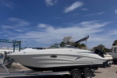 BOATZON | Crownline 250 XSS 2023
